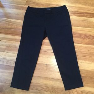 Cynthia Rowley Black Capri Pants, size 6